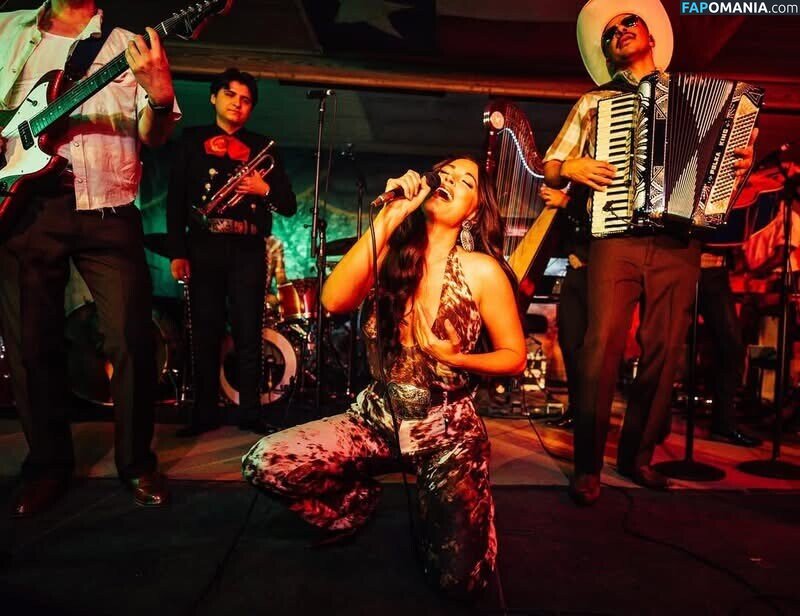 Kacey Musgraves / heavenlyyhazel / spaceykacey Meztelen OnlyFans  Kikerült fotó #33