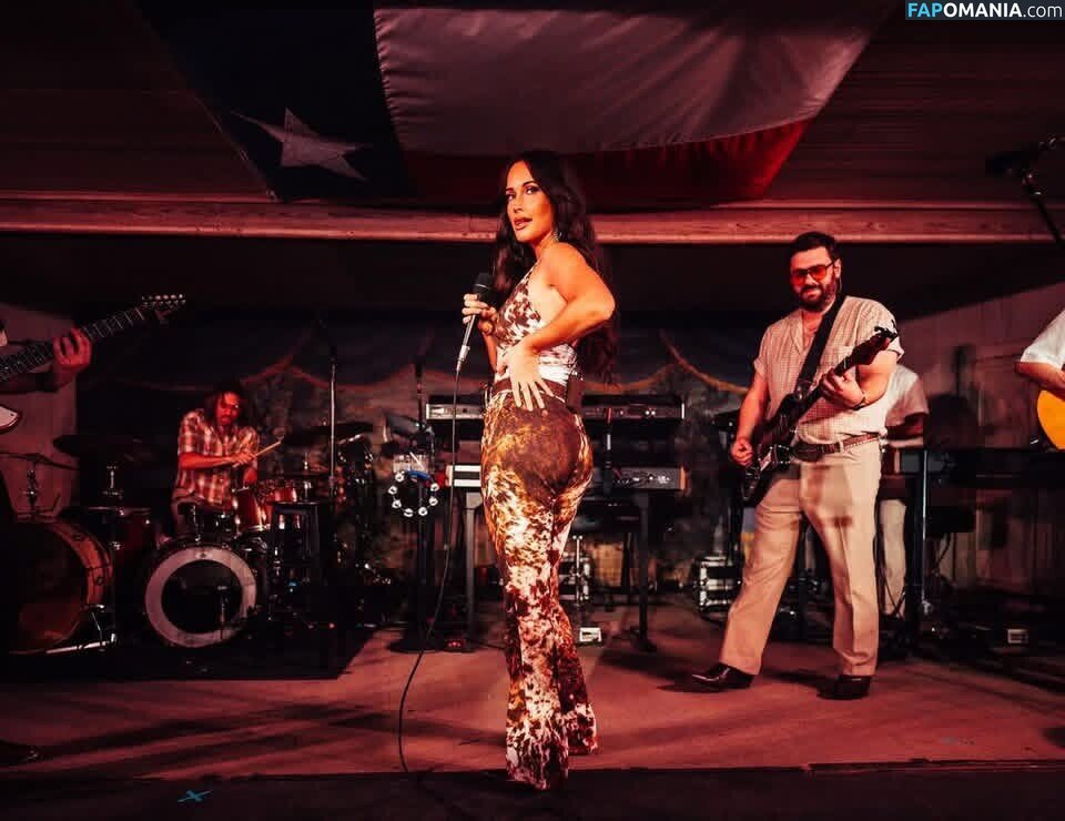 Kacey Musgraves / heavenlyyhazel / spaceykacey Meztelen OnlyFans  Kikerült fotó #34
