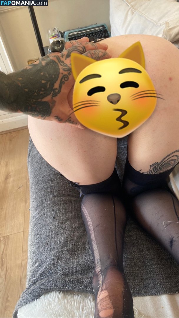 Kara Moon / karamoondesign Meztelen OnlyFans  Kikerült fotó #2