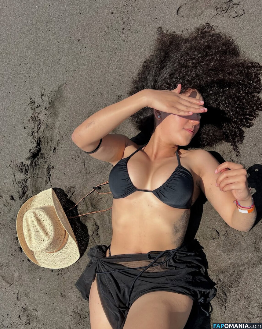 Karla Alessandra / Ksscurl Meztelen OnlyFans  Kikerült fotó #5