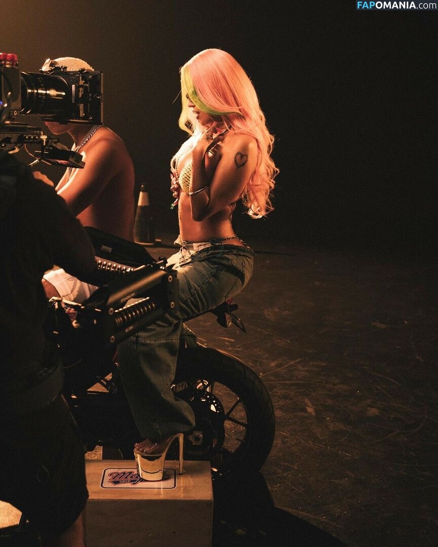 Karol G / karolg / karolgfriend Meztelen OnlyFans  Kikerült fotó #7