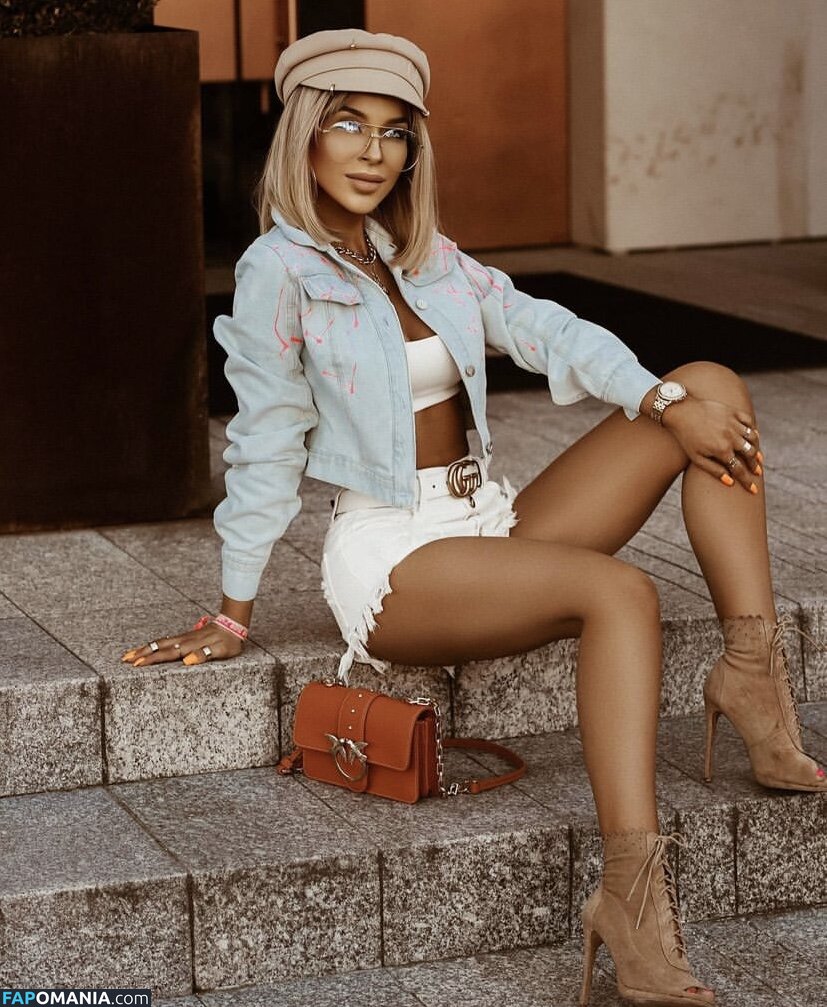 Karolina / brunettedoll77 / karolina_protsenko Meztelen OnlyFans  Kikerült fotó #9