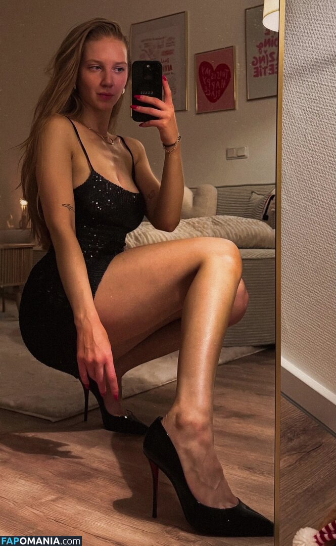 Katha Aomodels / aopremium / kathaaa_ecker Meztelen OnlyFans  Kikerült fotó #1
