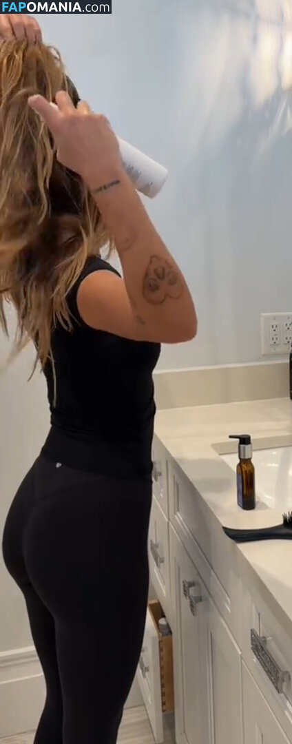 Katie Dillenbeck / katievsaliens Meztelen OnlyFans  Kikerült fotó #10