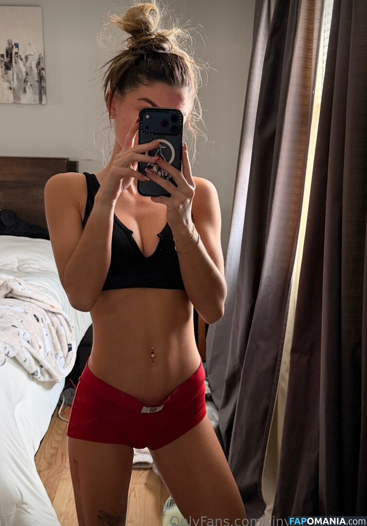 j.aida / kennaabennett / neve.lewiss / paige.donoway Meztelen OnlyFans  Kikerült fotó #3
