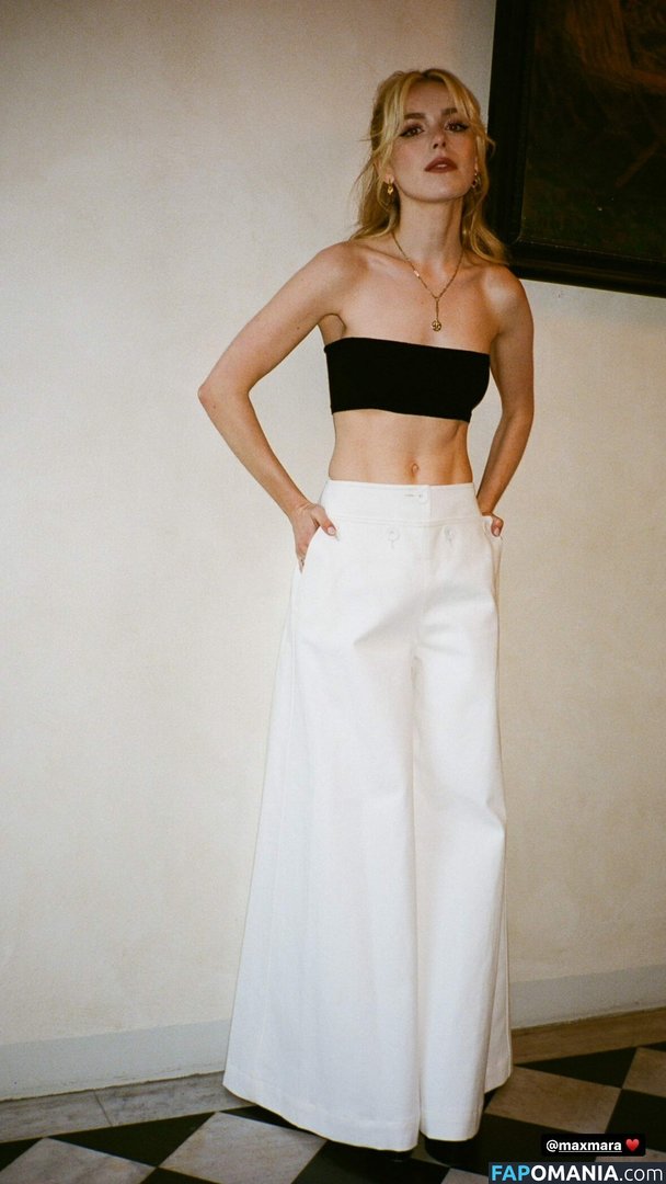 AdventuresSabrina / Kiernan Shipka / kiernanshipka Meztelen OnlyFans  Kikerült fotó #86