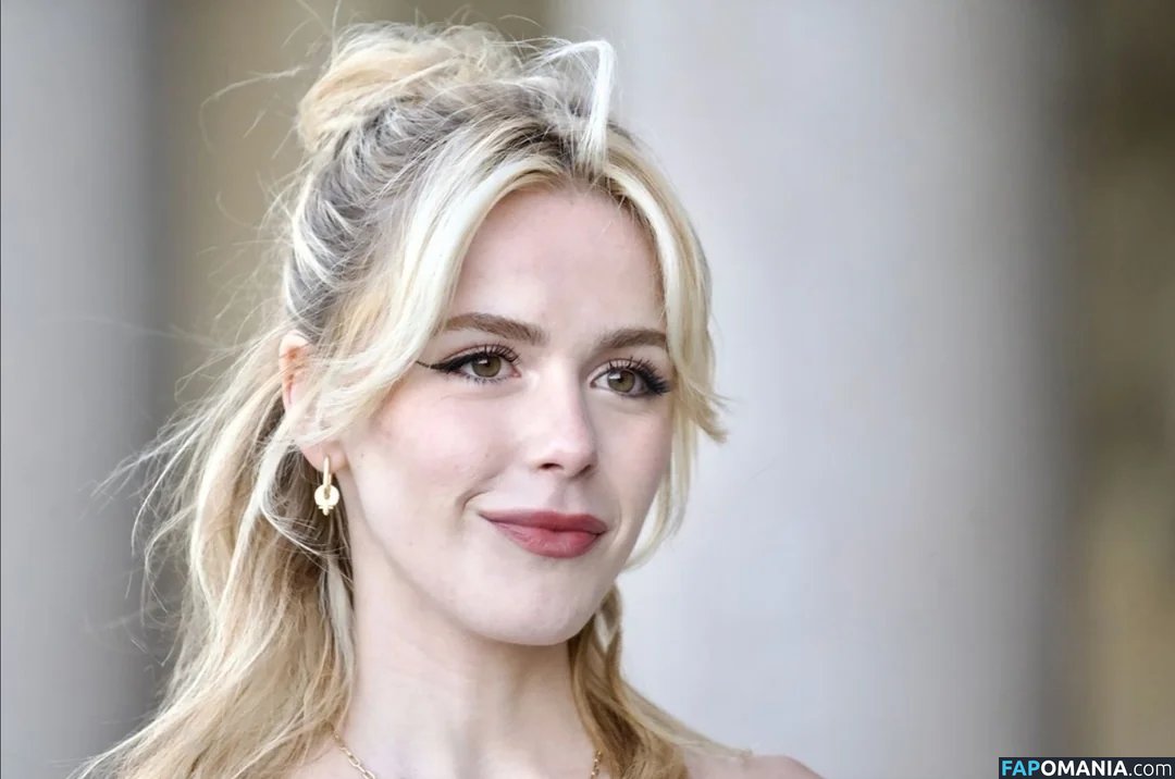 AdventuresSabrina / Kiernan Shipka / kiernanshipka Meztelen OnlyFans  Kikerült fotó #96
