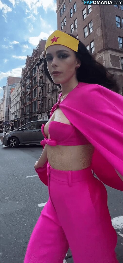 AdventuresSabrina / Kiernan Shipka / kiernanshipka Meztelen OnlyFans  Kikerült fotó #722