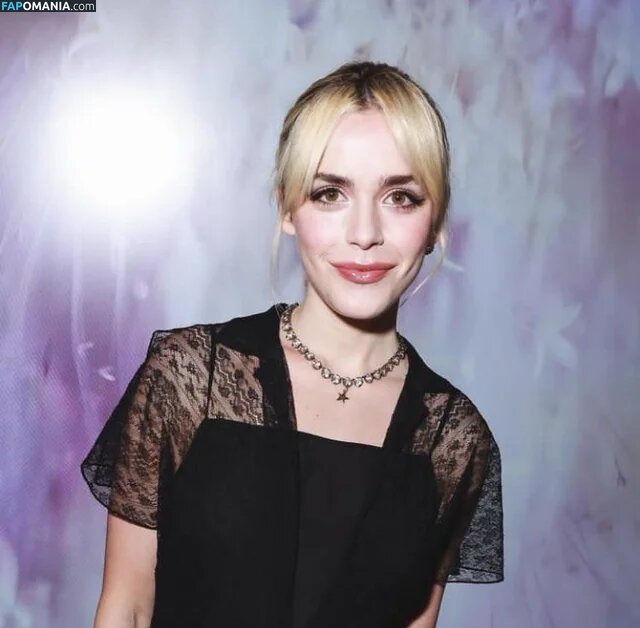 AdventuresSabrina / Kiernan Shipka / kiernanshipka Meztelen OnlyFans  Kikerült fotó #869