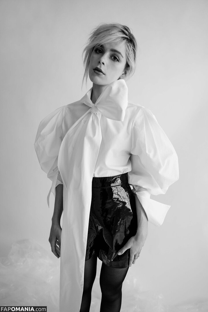 AdventuresSabrina / Kiernan Shipka / kiernanshipka Meztelen OnlyFans  Kikerült fotó #1534