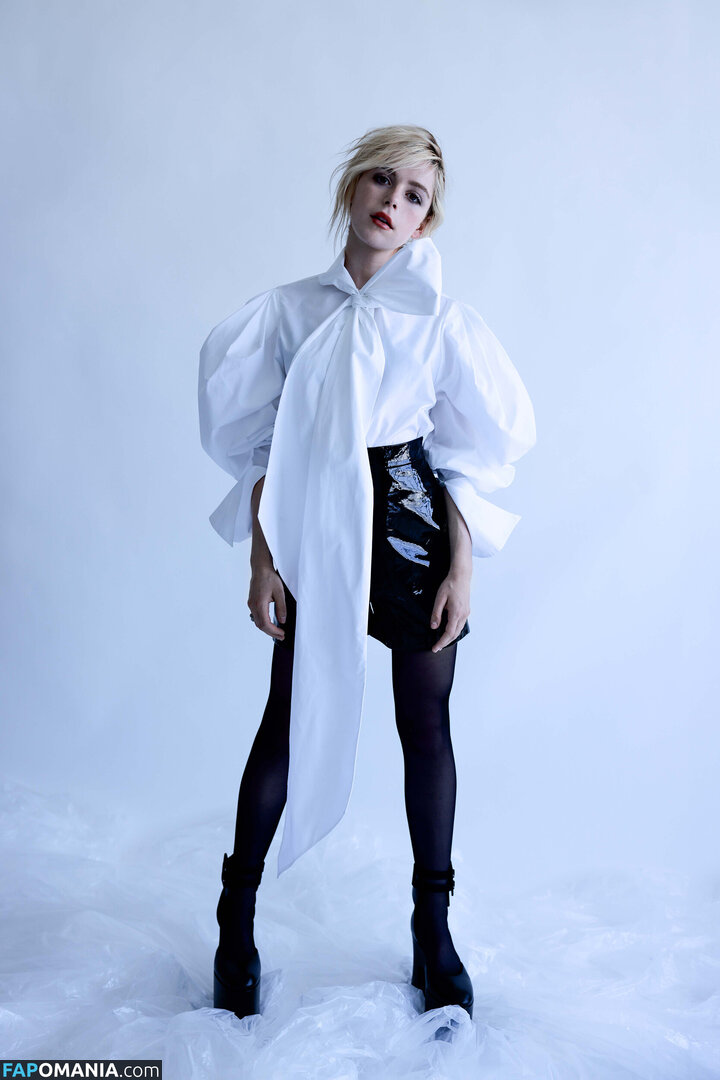 AdventuresSabrina / Kiernan Shipka / kiernanshipka Meztelen OnlyFans  Kikerült fotó #1535