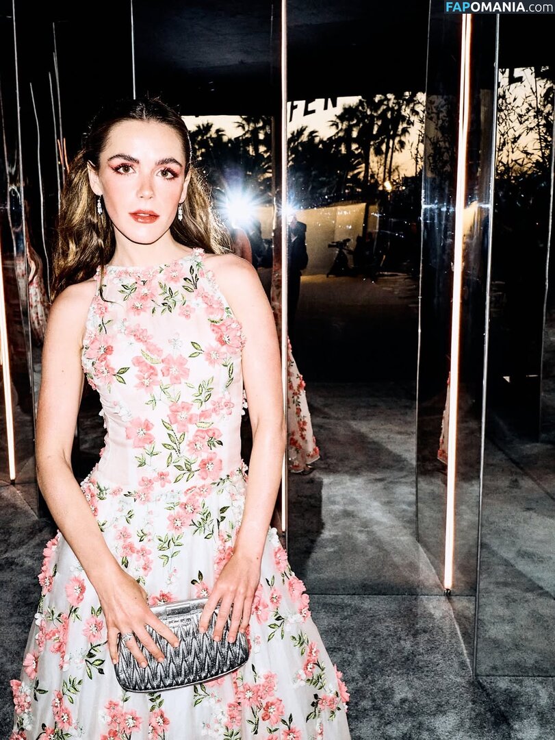AdventuresSabrina / Kiernan Shipka / kiernanshipka Meztelen OnlyFans  Kikerült fotó #1563