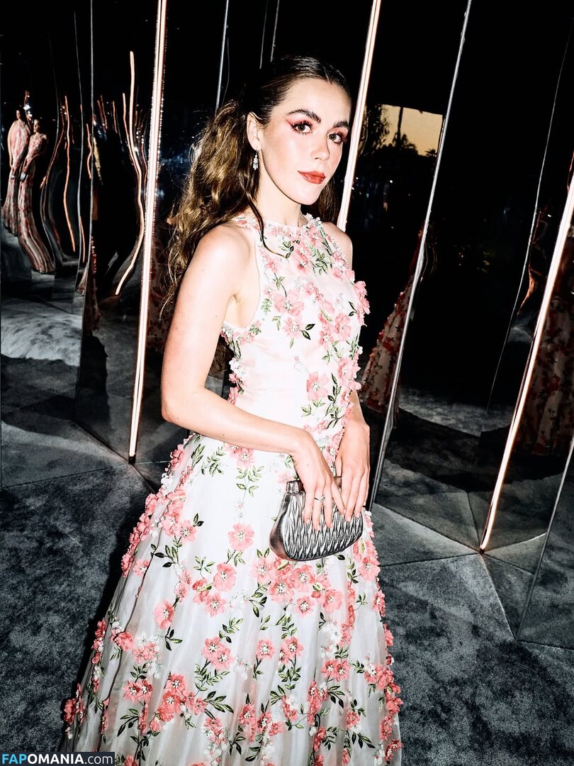 AdventuresSabrina / Kiernan Shipka / kiernanshipka Meztelen OnlyFans  Kikerült fotó #1564