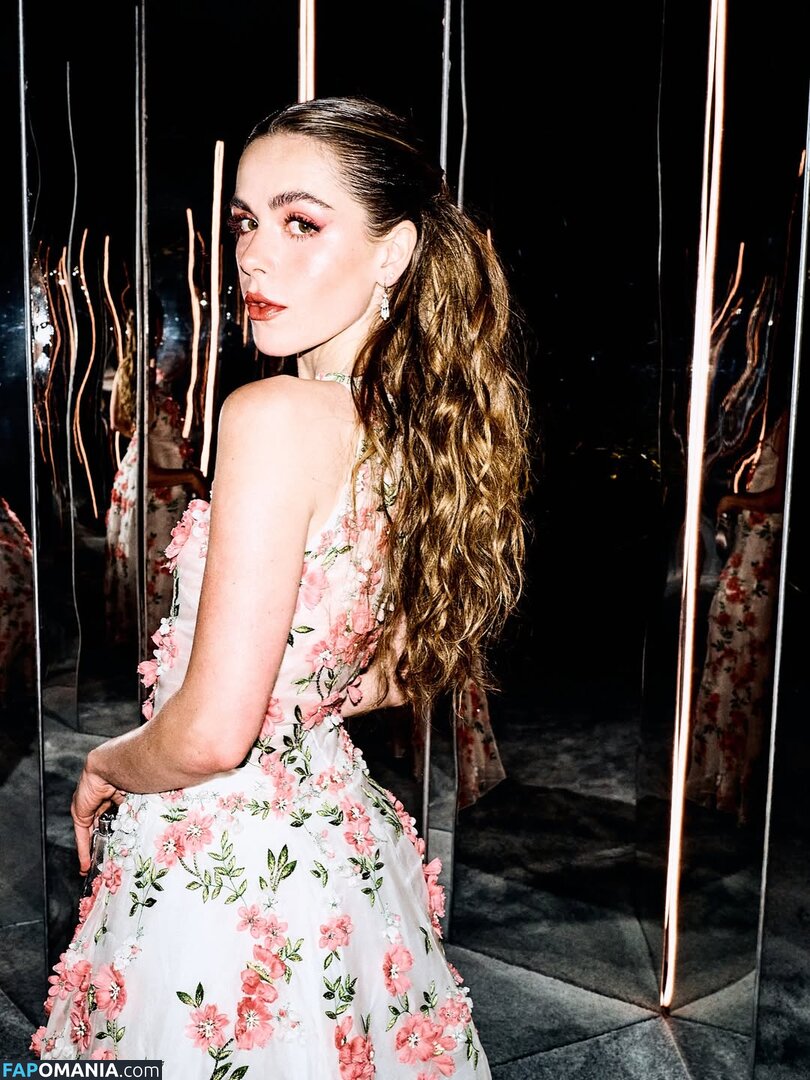 AdventuresSabrina / Kiernan Shipka / kiernanshipka Meztelen OnlyFans  Kikerült fotó #1565