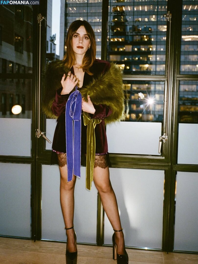 AdventuresSabrina / Kiernan Shipka / kiernanshipka Meztelen OnlyFans  Kikerült fotó #1567
