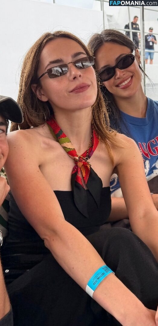 AdventuresSabrina / Kiernan Shipka / kiernanshipka Meztelen OnlyFans  Kikerült fotó #1573