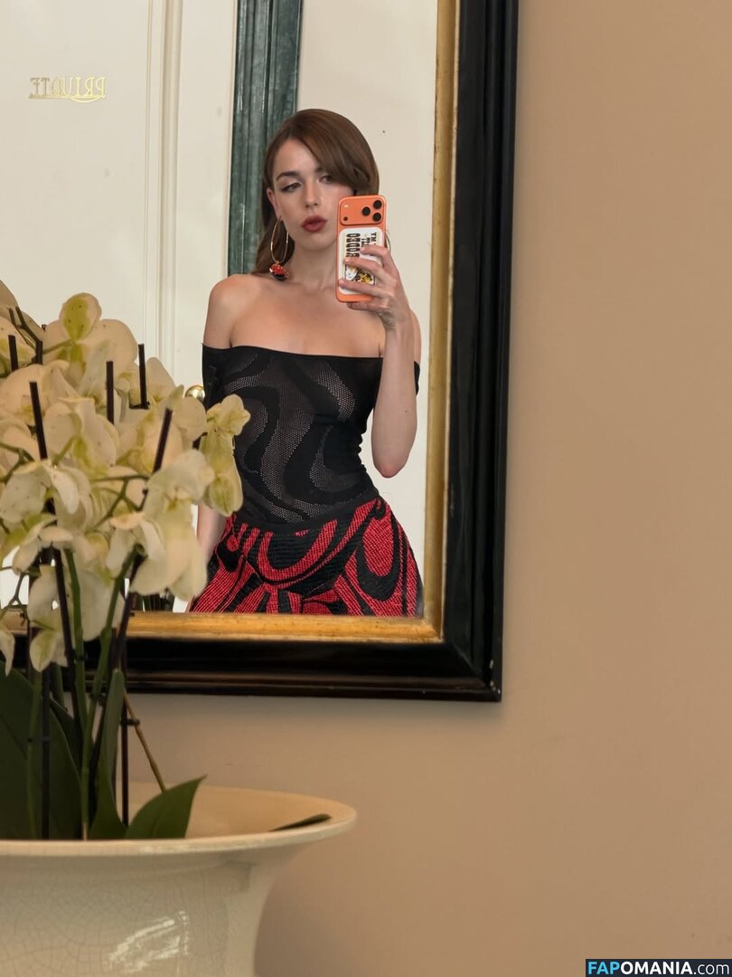 AdventuresSabrina / Kiernan Shipka / kiernanshipka Meztelen OnlyFans  Kikerült fotó #1580