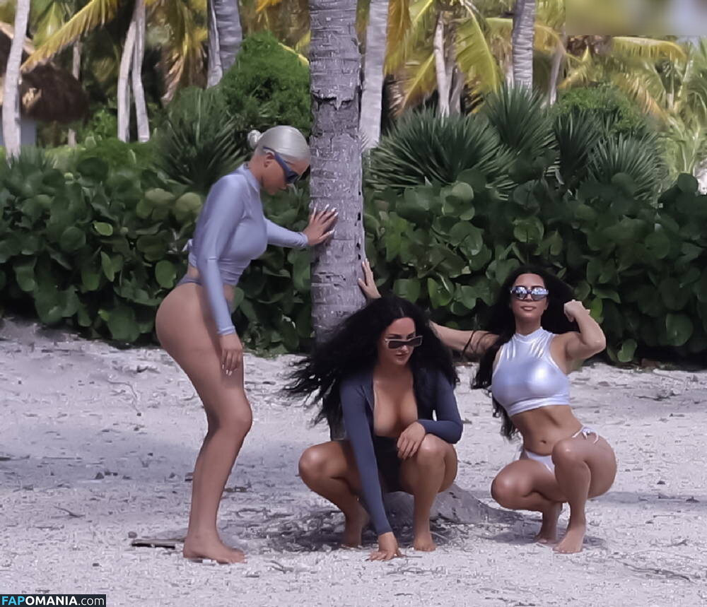 Kim Kardashian / kimkadarshian / kimkardashian Meztelen OnlyFans  Kikerült fotó #82