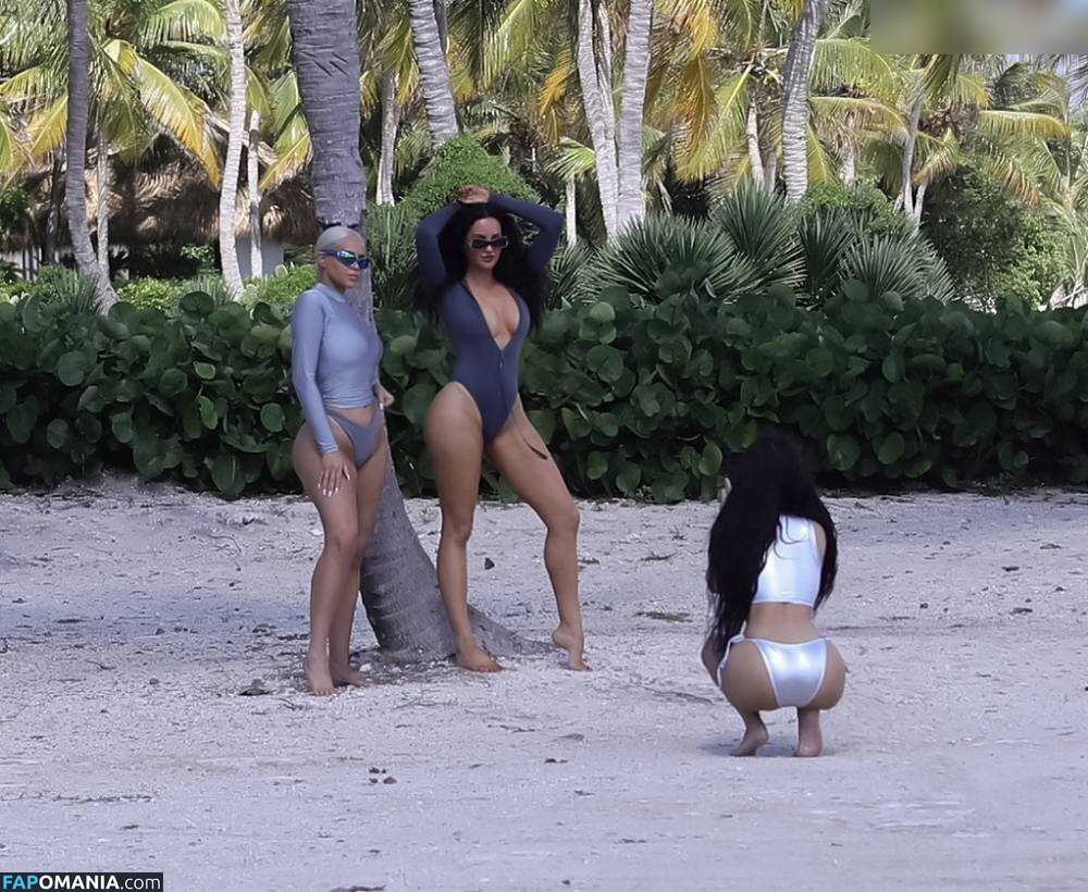 Kim Kardashian / kimkadarshian / kimkardashian Meztelen OnlyFans  Kikerült fotó #86