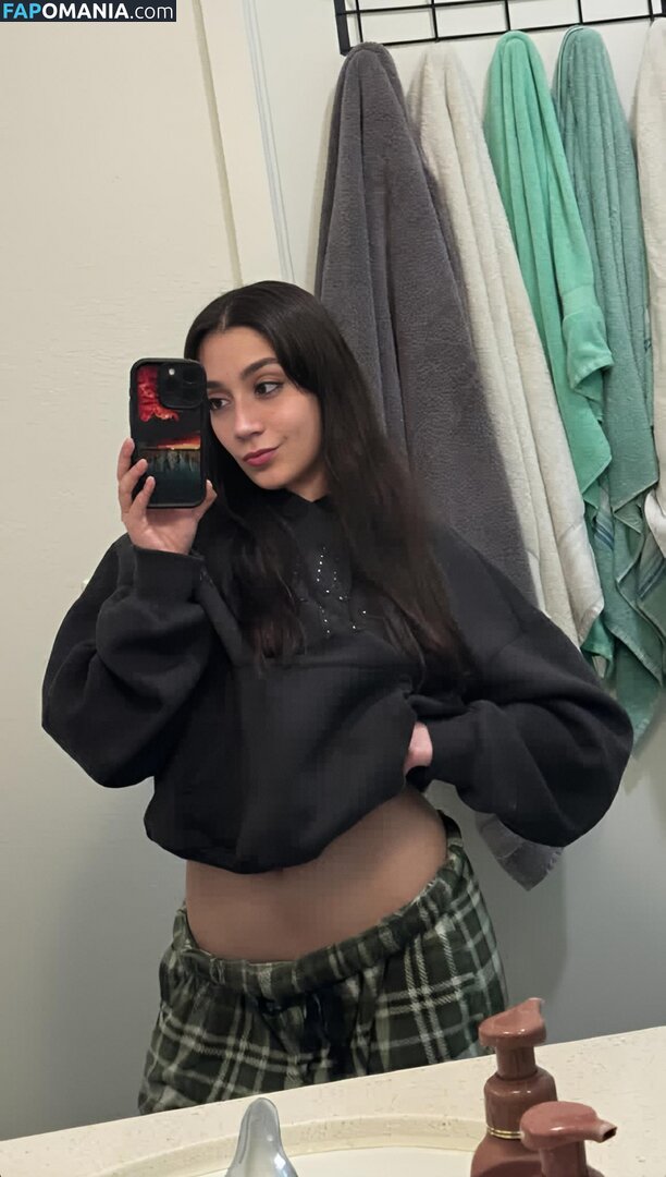ayowhoischapis / kimbermelendrez Meztelen OnlyFans  Kikerült fotó #7