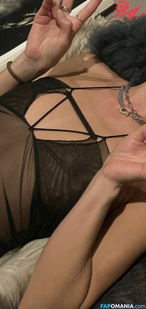 Kimiko Glenn / https: / kimikoglenn Meztelen OnlyFans  Kikerült fotó #54