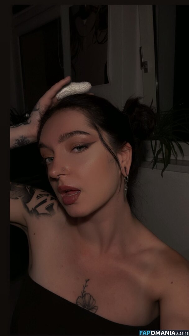 Kiras_note / Namiiii_Swaaaan / kirajulie Meztelen OnlyFans  Kikerült fotó #1