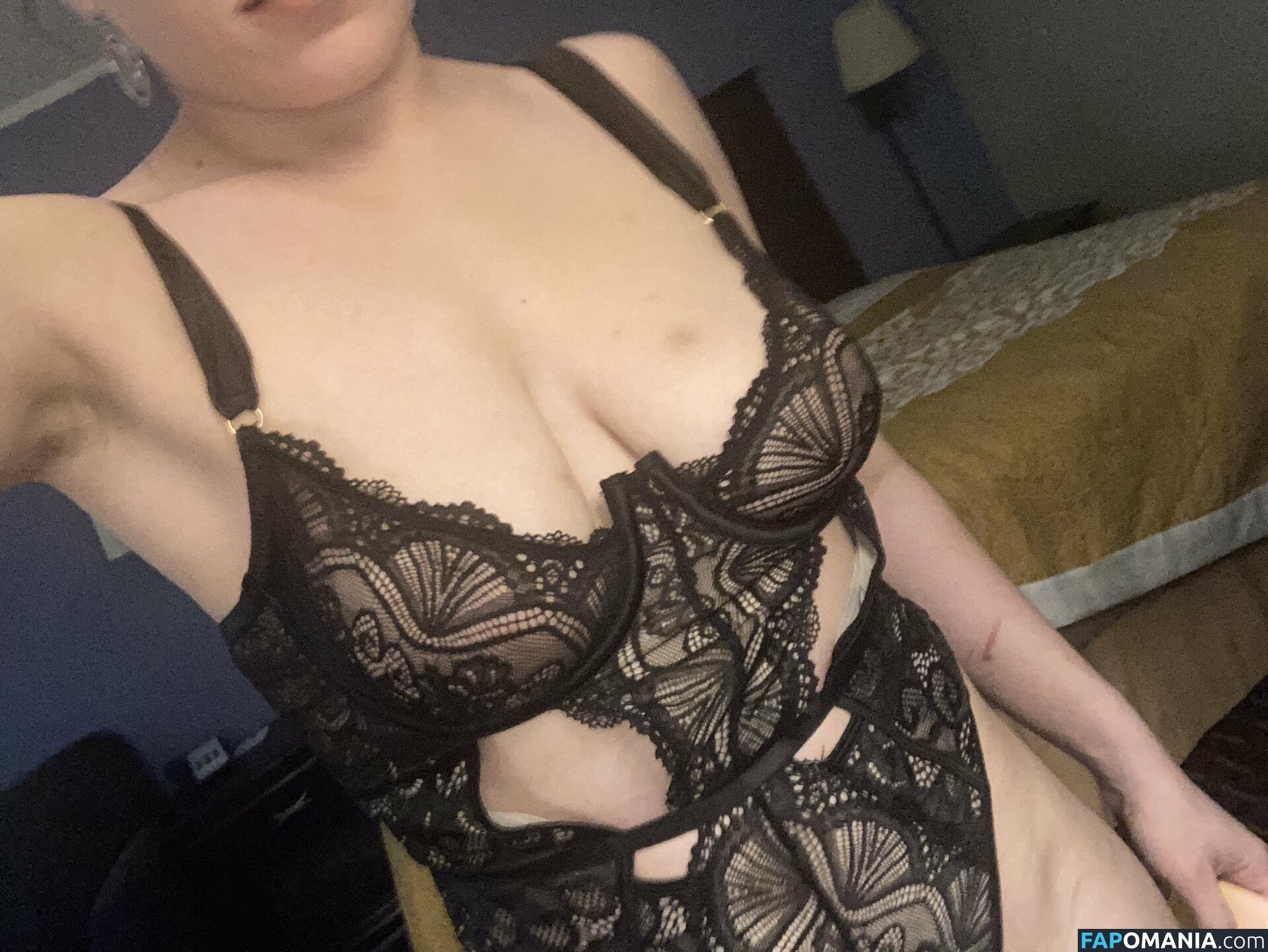 Elektra Sinn / Korin / elektra_sinn / korinknives Meztelen OnlyFans  Kikerült fotó #1