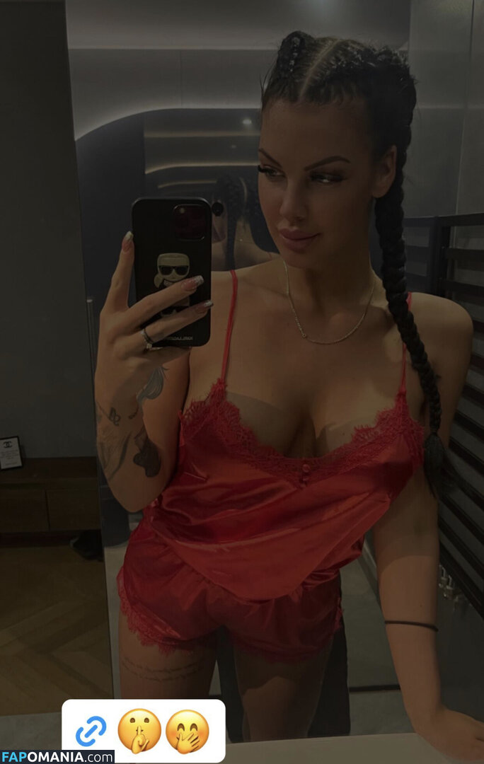Chloe / Krattinger Kitti / Krtt_ngr / krttngr Meztelen OnlyFans  Kikerült fotó #1