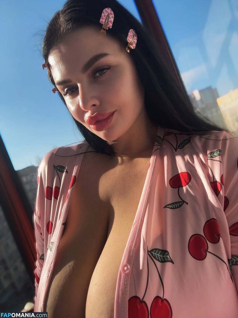 https: / kristina_doru Meztelen OnlyFans  Kikerült fotó #5