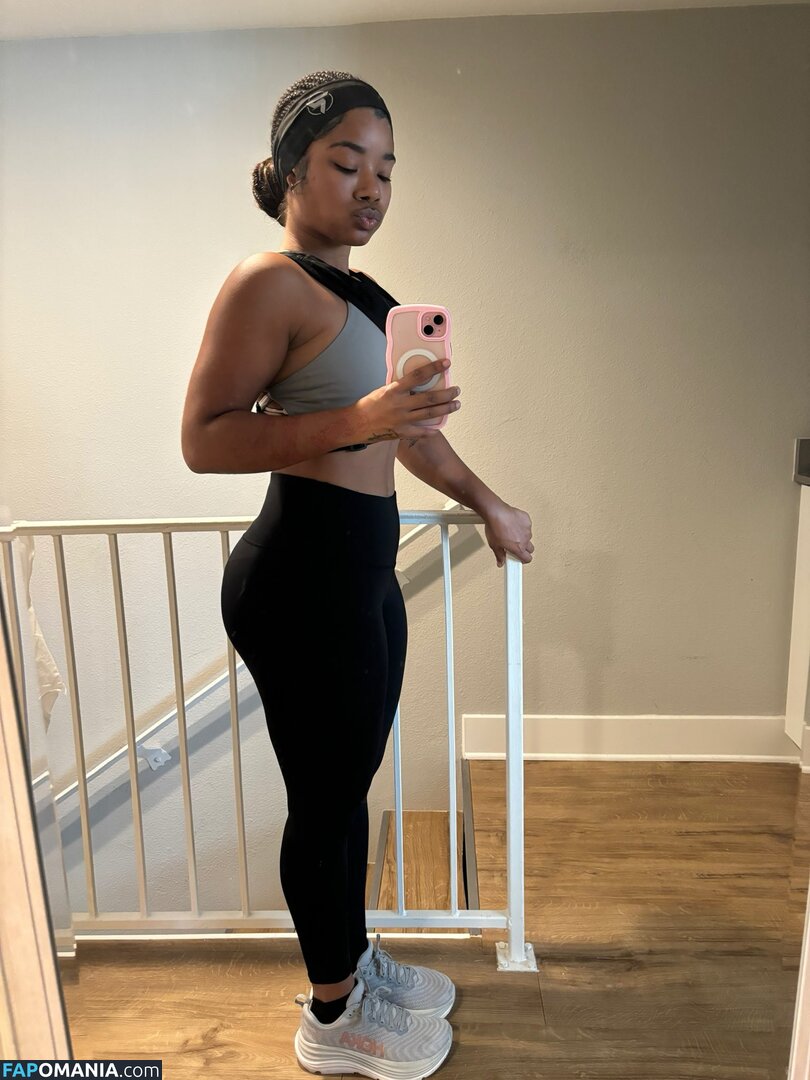 Kyylareneee / kurlykyy / kurrlyyy / kyylarenee Meztelen OnlyFans  Kikerült fotó #4