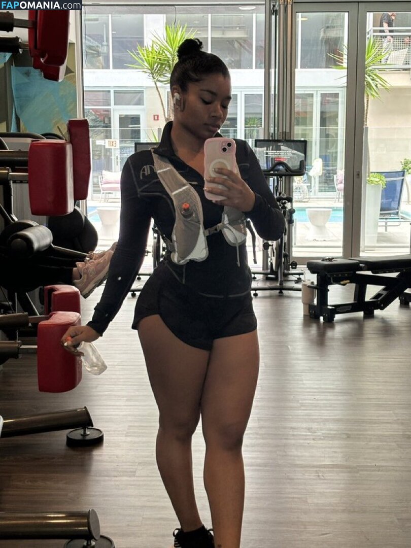 Kyylareneee / kurlykyy / kurrlyyy / kyylarenee Meztelen OnlyFans  Kikerült fotó #15