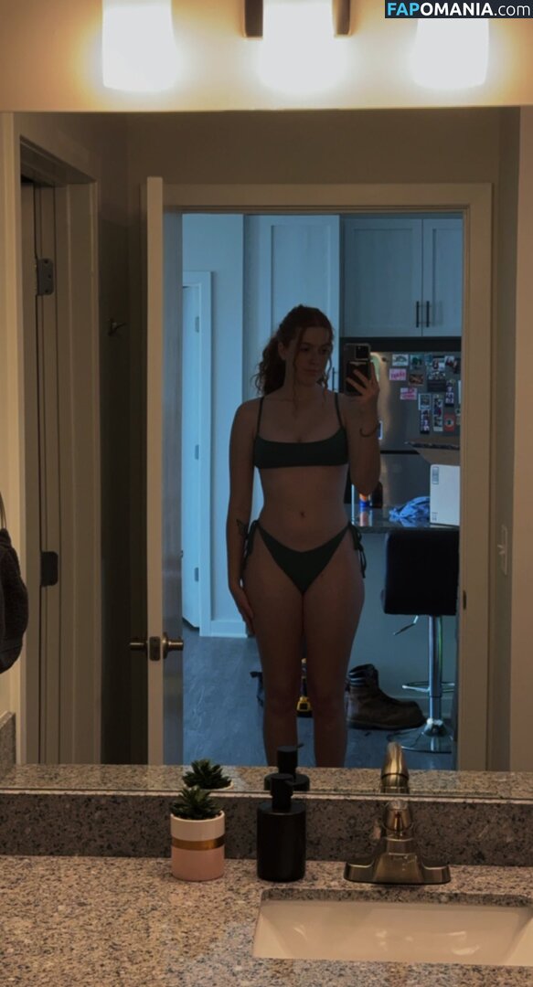 Kxxlyn / imkxxlyn / kxllymusic Meztelen OnlyFans  Kikerült fotó #1