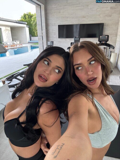 Kylie Jenner / kyliejenner / kyliejenner.2 Meztelen OnlyFans  Kikerült fotó #34