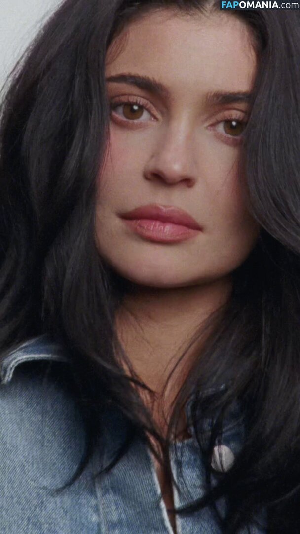 Kylie Jenner / kyliejenner / kyliejenner.2 Meztelen OnlyFans  Kikerült fotó #64