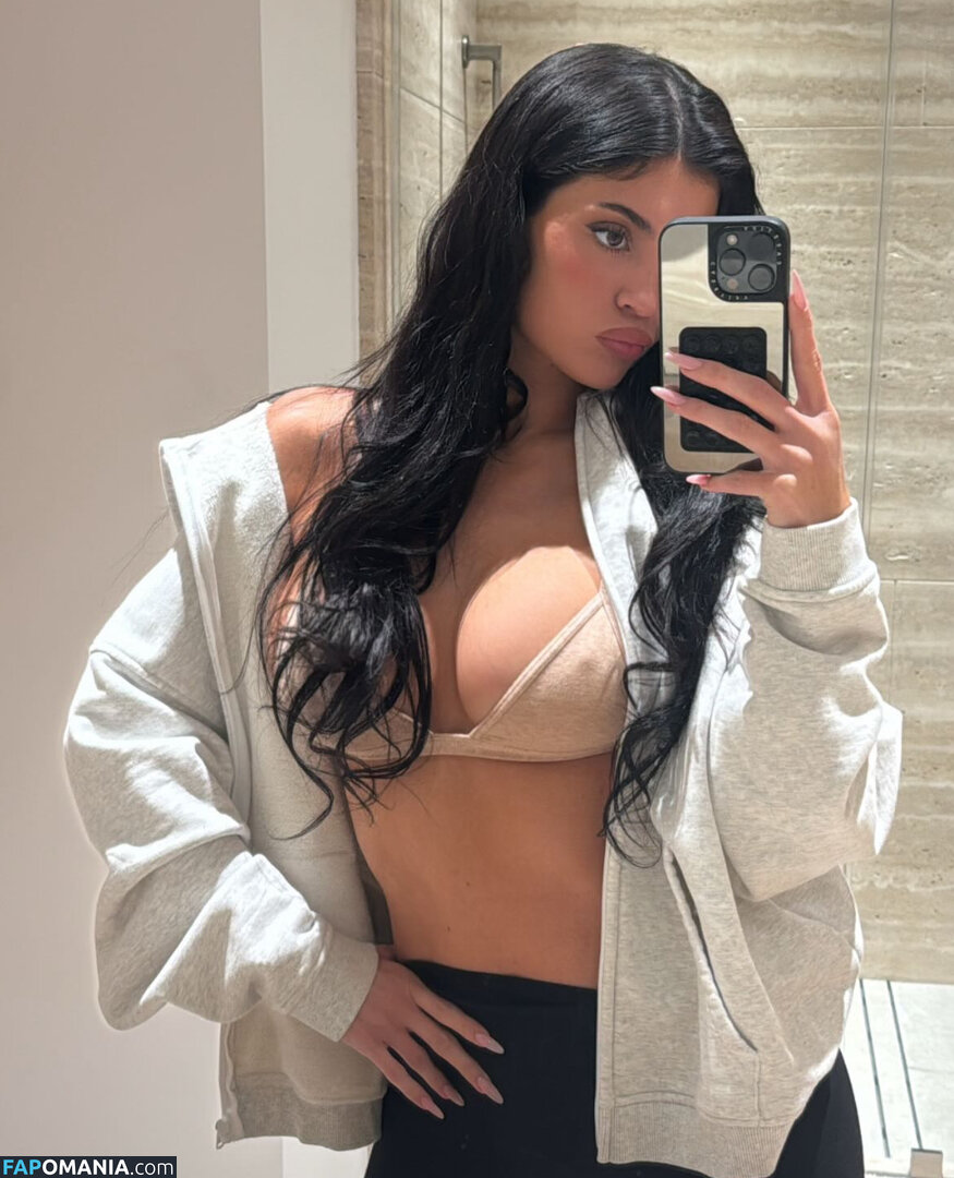 Kylie Jenner / https: / kyliejenner / kyliejenner.2 Meztelen OnlyFans  Kikerült fotó #65