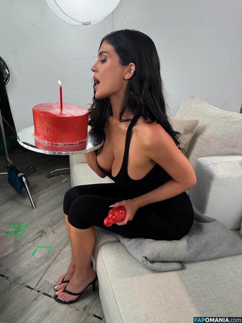 Kylie Jenner / https: / kyliejenner / kyliejenner.2 Meztelen OnlyFans  Kikerült fotó #135