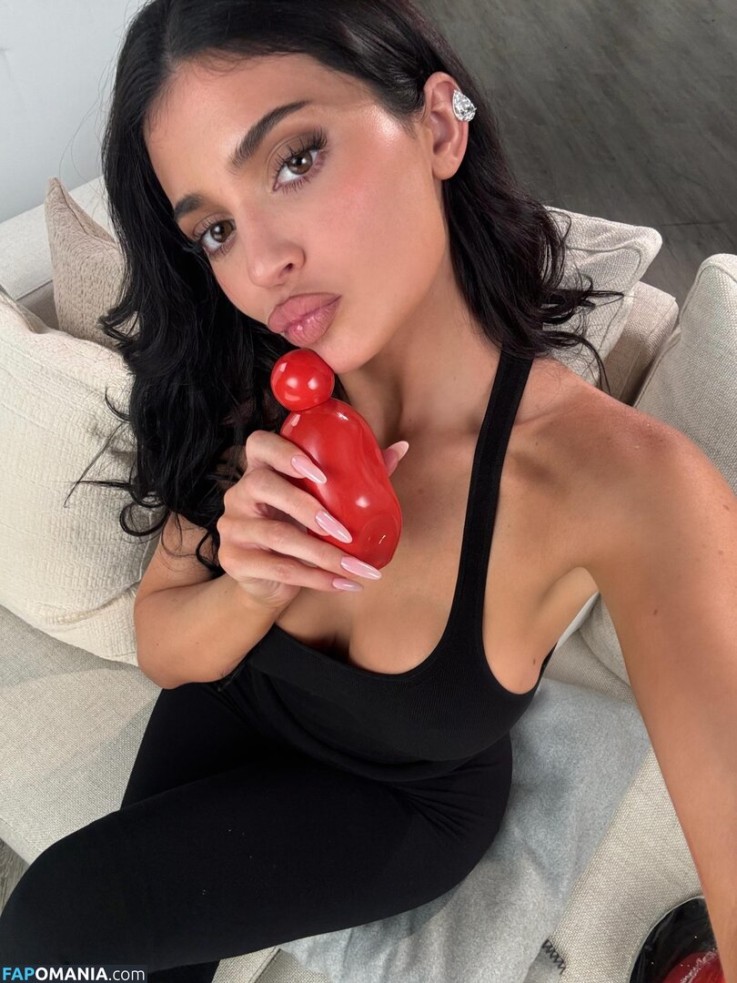 Kylie Jenner / https: / kyliejenner / kyliejenner.2 Meztelen OnlyFans  Kikerült fotó #136