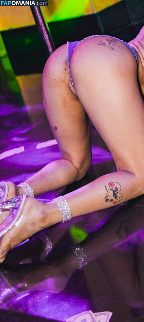 Loivelygirl / l0._vely1 / strawberrry_hershey Meztelen OnlyFans  Kikerült fotó #10