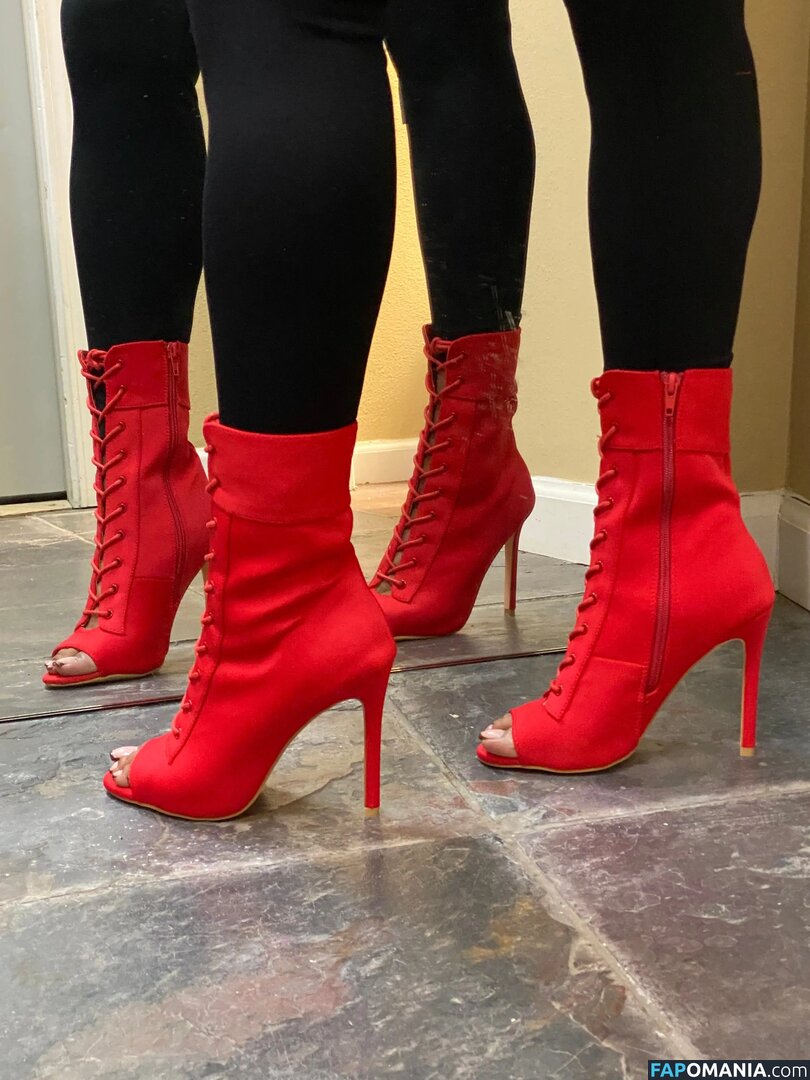La Plebe Boots Meztelen OnlyFans  Kikerült fotó #2