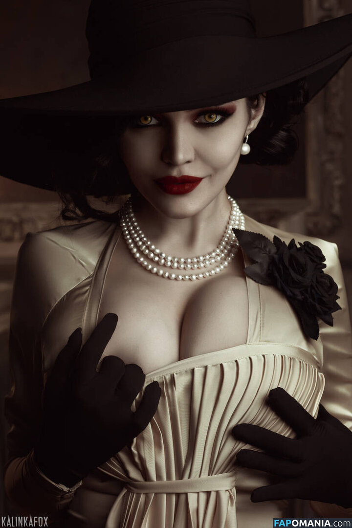 Alcina Dimitrescu and Bela Dimitrescu / Cassandra Dimitrescu / Daniela Dimitrescu / Lady Dimitrescu / ladydumitrescu Meztelen OnlyFans  Kikerült fotó #3