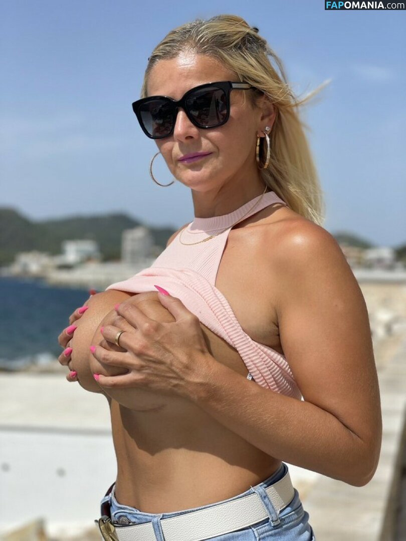 Lady Dina / lady.diana._ / ladydina16 Meztelen OnlyFans  Kikerült fotó #5