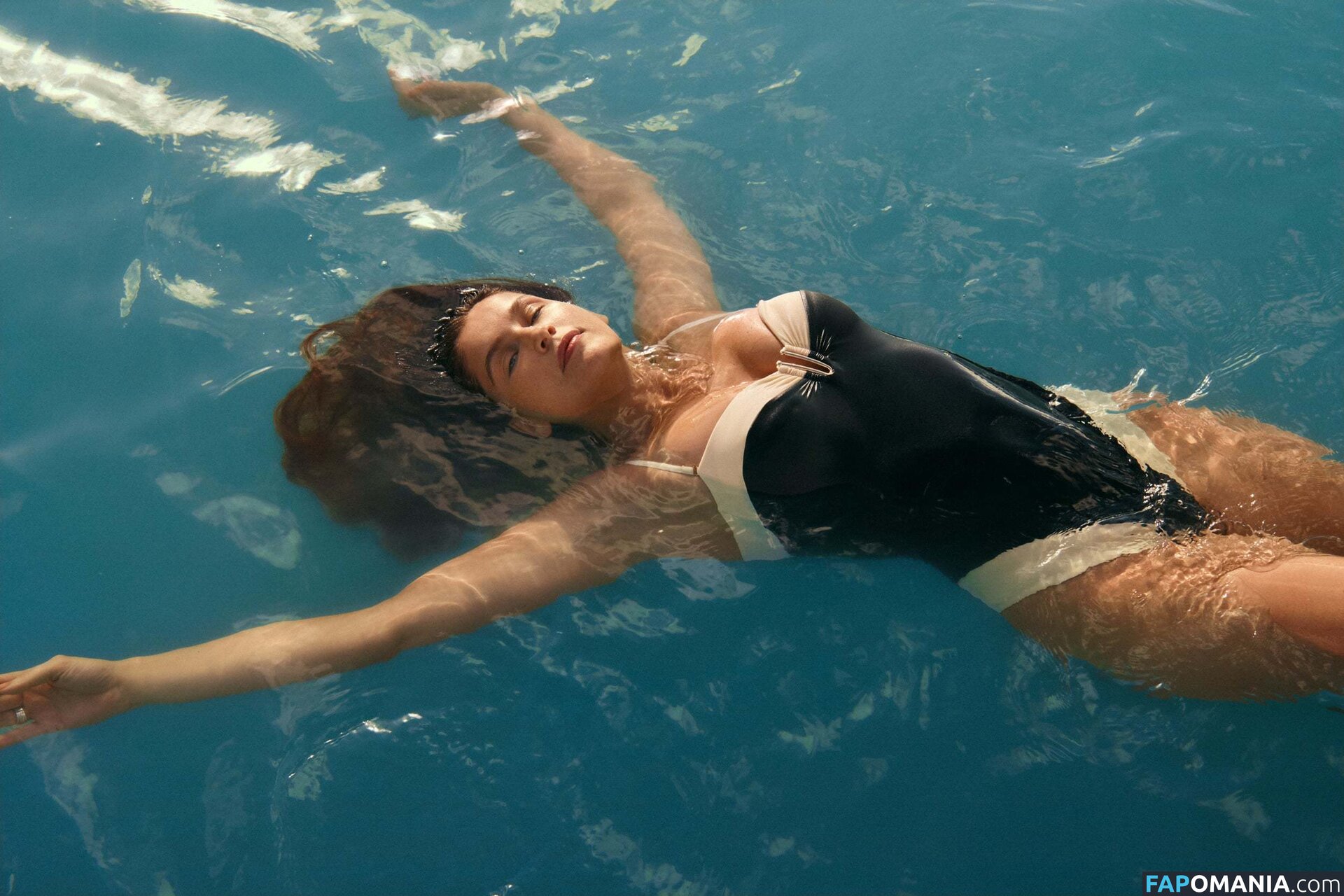 Laetitia Casta / laetitiacasta Meztelen OnlyFans  Kikerült fotó #2