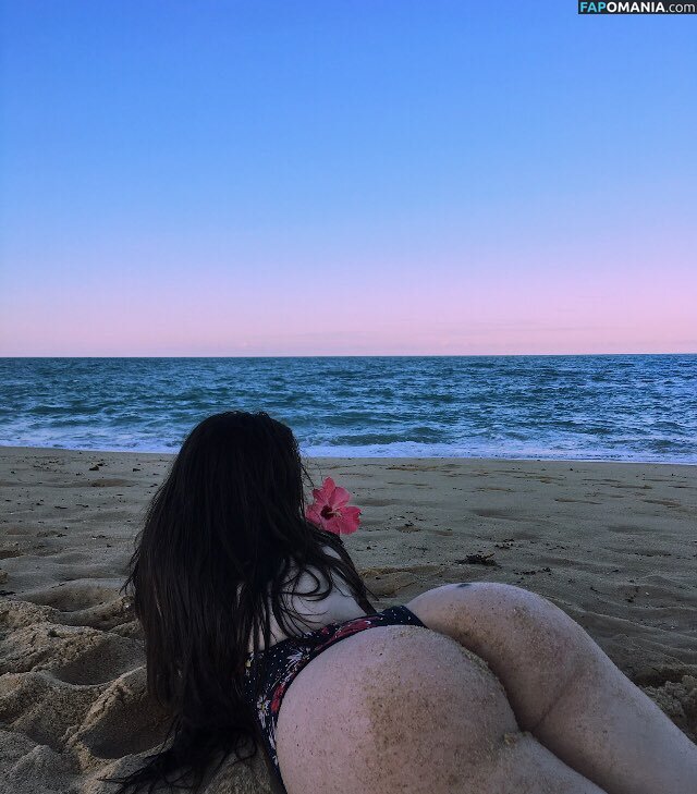 Larissa Peyerle / https: / larissapeyerle Meztelen OnlyFans  Kikerült fotó #3