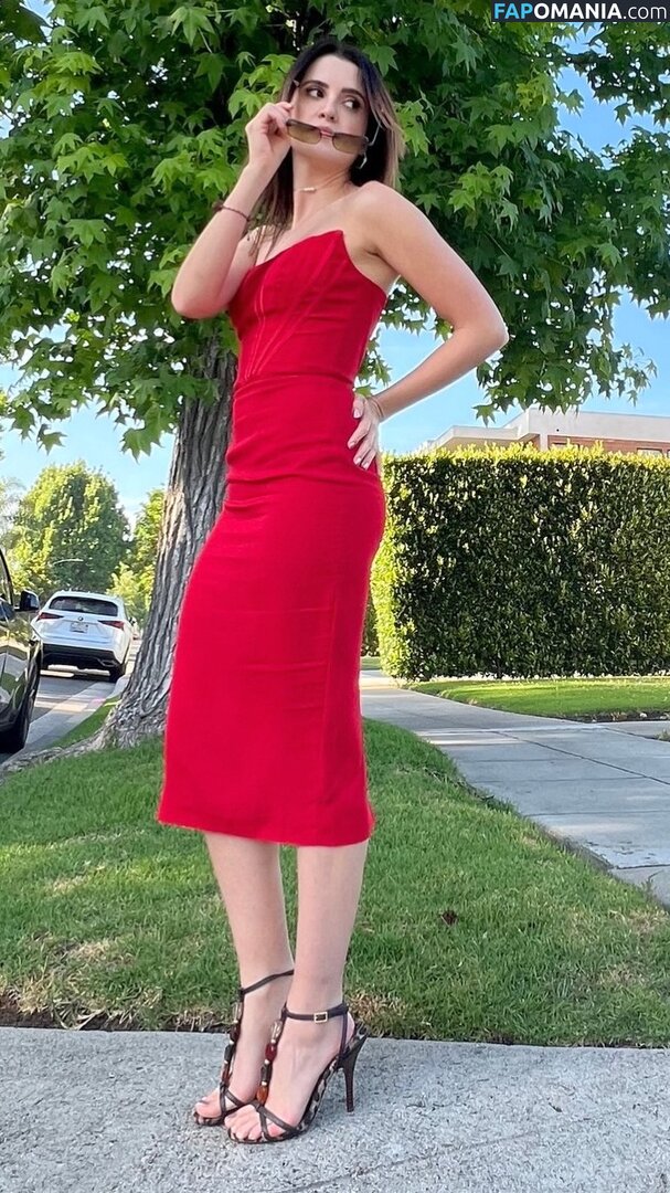 Laura Marano / lauramarano Meztelen OnlyFans  Kikerült fotó #61