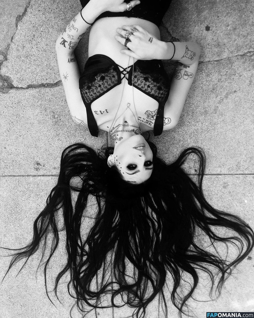 Layla Shapiro / Toopoor Meztelen OnlyFans  Kikerült fotó #2