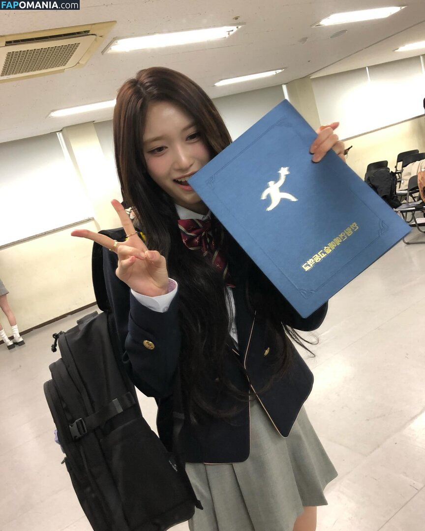Lee Hyun-Seo / eeseooes / https: / iveleeseoi Meztelen OnlyFans  Kikerült fotó #1