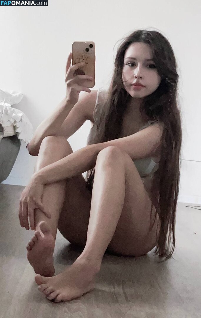 Leffelbain Meztelen OnlyFans  Kikerült fotó #2