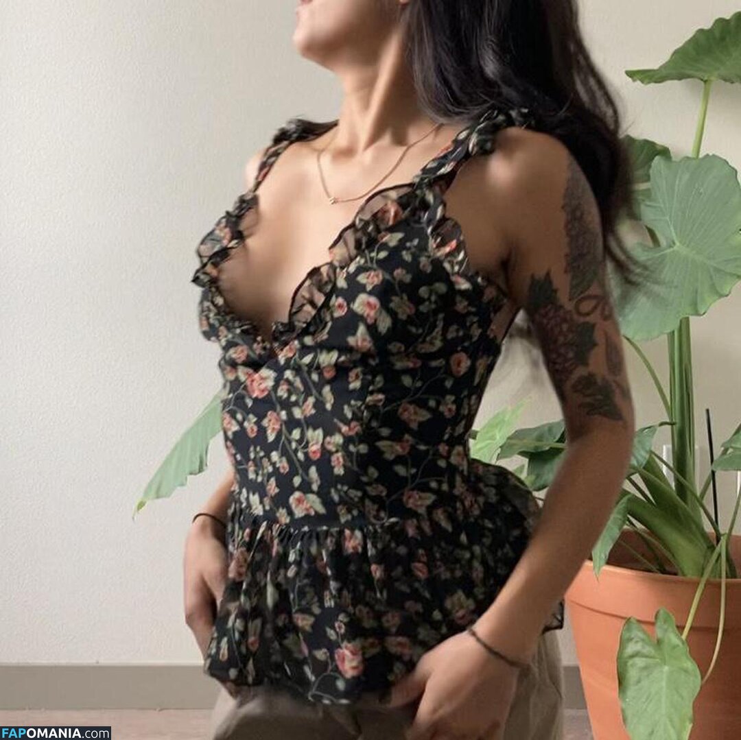 Helena McCoy / Lenamarisol / lenafreexx / lenaisapeach Meztelen OnlyFans  Kikerült fotó #21