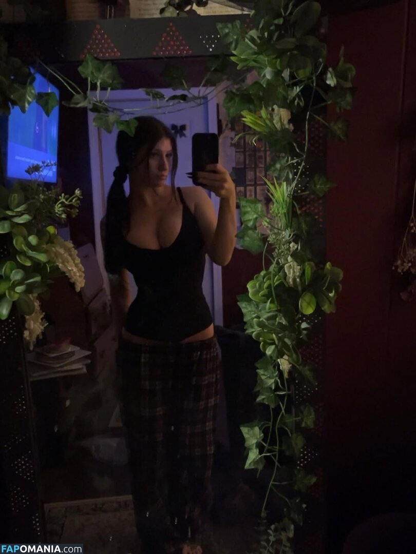 Lil Vampy / lil.vamppyy / lil_vampy Meztelen OnlyFans  Kikerült fotó #1