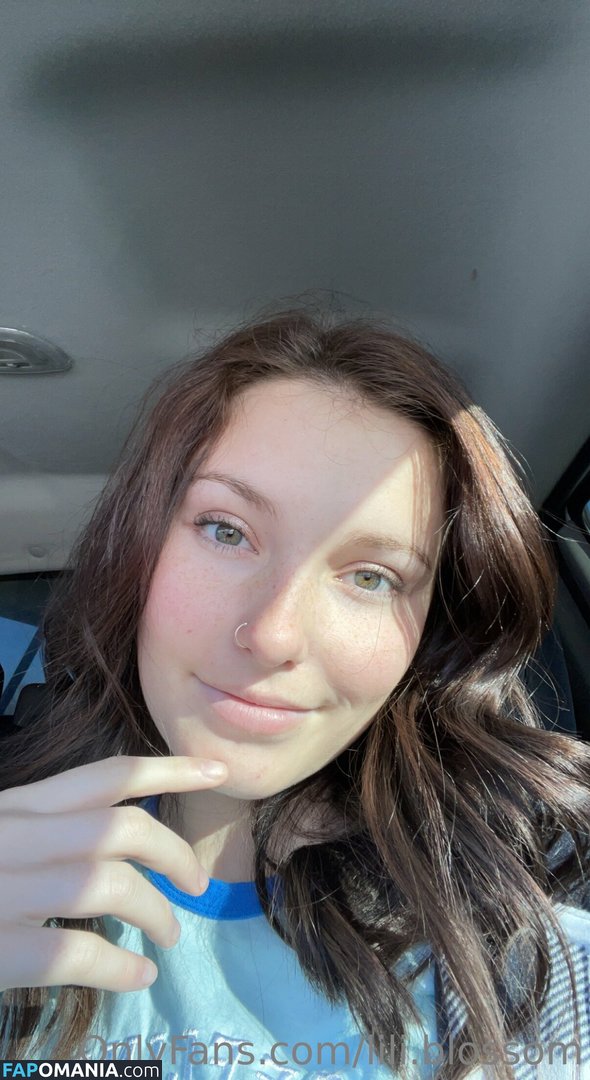 Lilly_Blossom / lili.blossom / lilyblossom_es Meztelen OnlyFans  Kikerült fotó #32